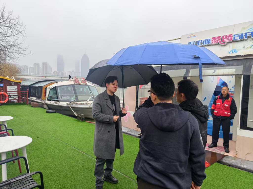 区交通运输局对游船开展安全生产检查