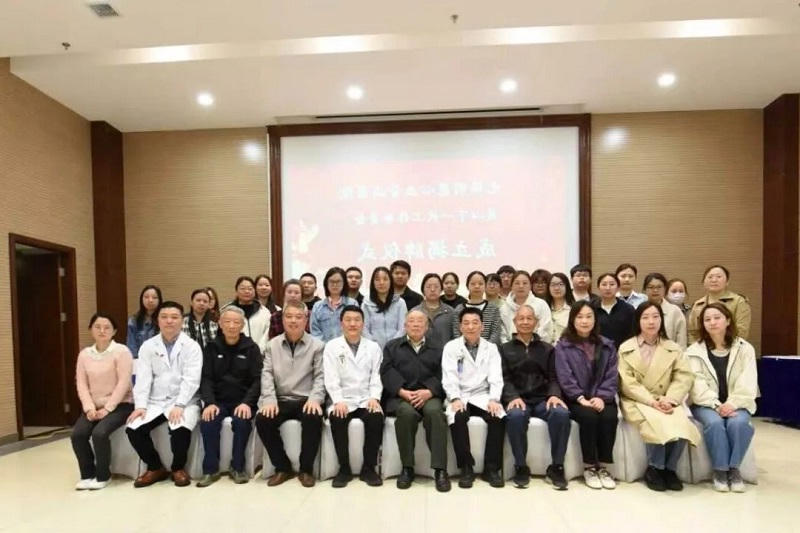 明德惟馨树新人 慈心关爱护成长丨十大网赌app排行榜首家医疗界企业关工委在扬名街道成立揭牌