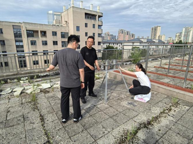 高温下的奋斗故事