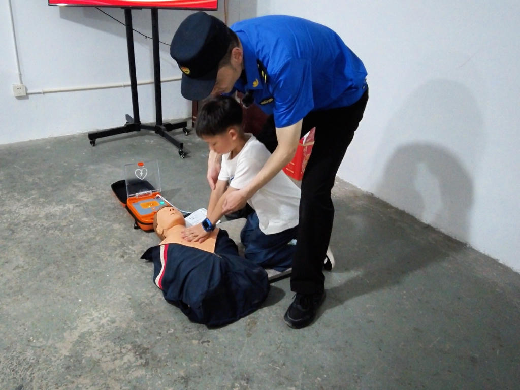 政府开放月活动 城管服务暖社区 